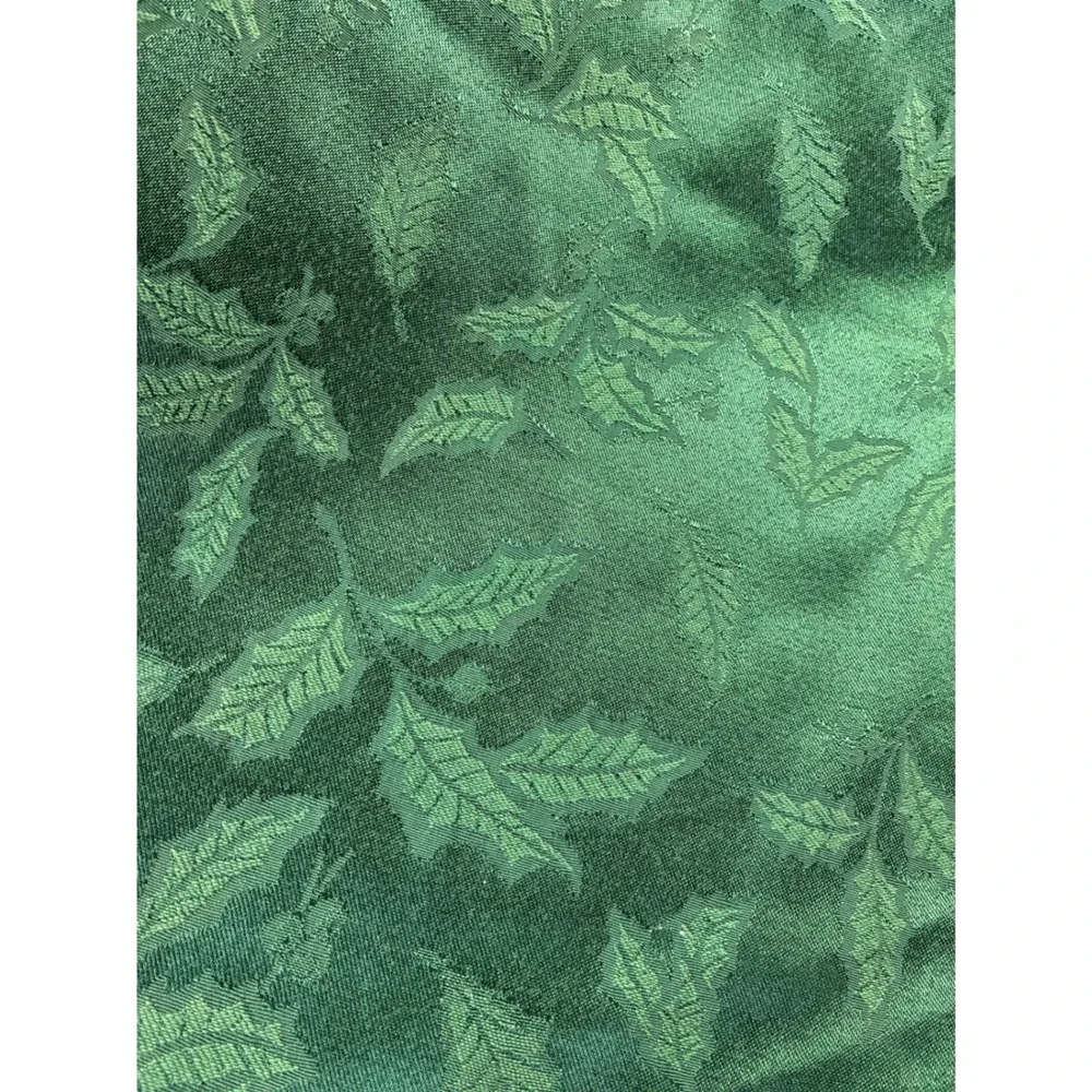 Lenox Green Holly Damask Round Tablecloth 74 Inch‎ Holiday Christmas Decor
